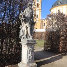 Socha Jupitera v zámeckém parku v Jaroměřicích nad Rokytnou