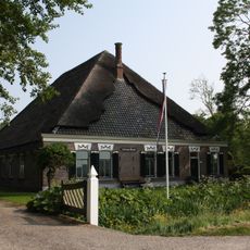 Huize van Strijen: stolpboerderij "Uit den Haak"