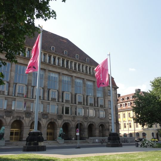 Fahnenmasten am Neuen Rathaus am Rathausplatz, Dresden