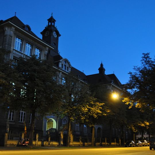 Isaak Iselin-Schulhaus