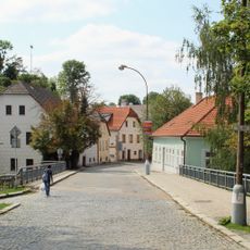 Most Nežárecké ulice přes Nežárku v Jindřchově Hradci