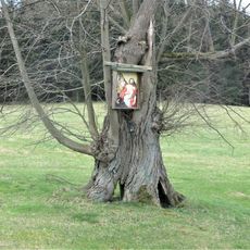 Obrázek Nejsvětější Trojice naproti domu 285 v Lipové