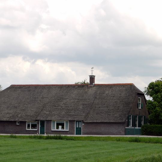 Boerderij met rieten zadeldak