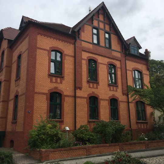 Wohnhaus Bruno-Bürgel-Straße 7