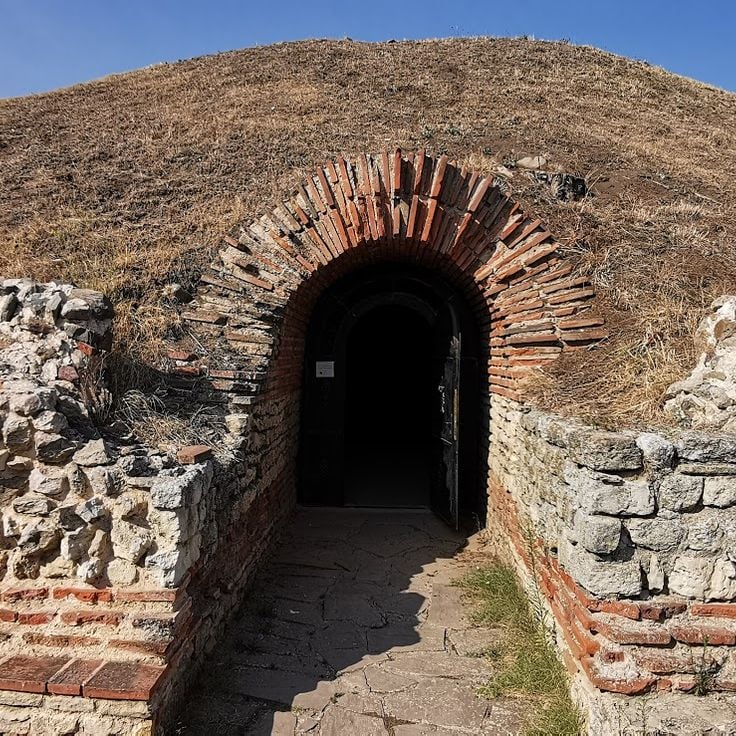 Поморийская гробница