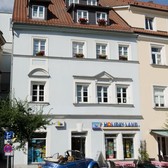 Wohn- und Geschäftshaus