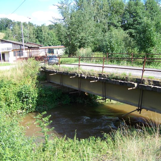 Most přes Červený potok v Bavoryni ke skladu čp. 221