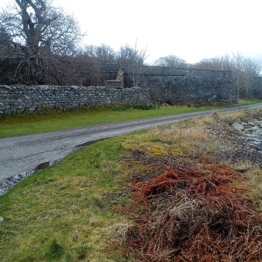 Tongue House, Garden Walls