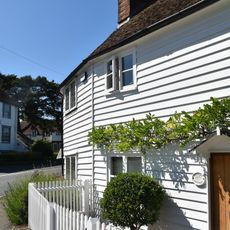 2 And 4, High Street