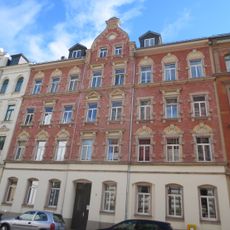 Mietshaus in geschlossener Bebauung Rudolf-Breitscheid-Straße 21