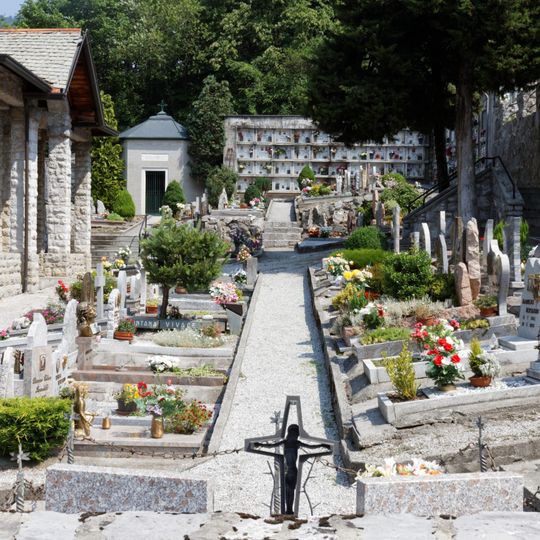 Cimitero di Esino Lario