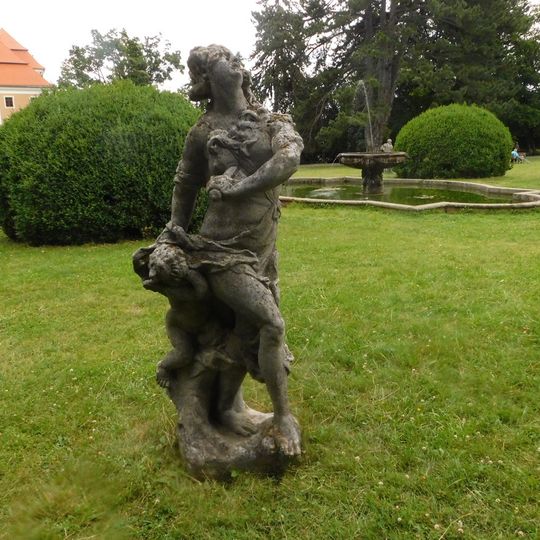 Socha Didó v zámeckém parku ve Valči