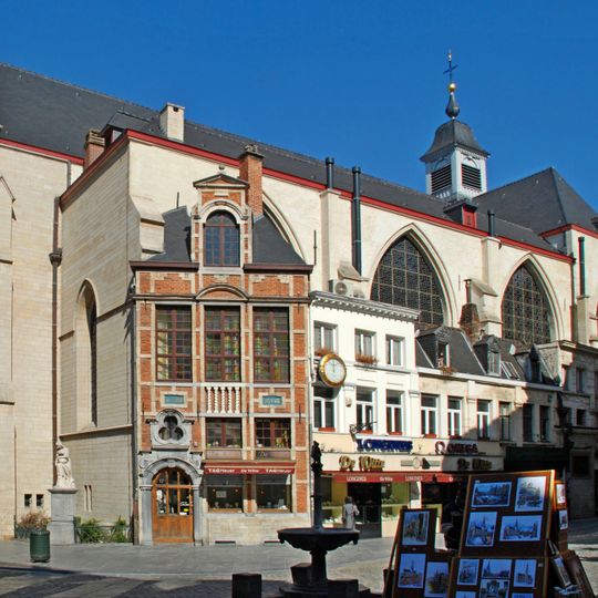 Ensemble of traditional houses attached to he Saint Nicholas' Church