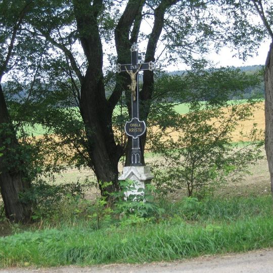 Pamětní kříž u silnice Útěchovice - Velká Chyška a odbočky na Bratřice