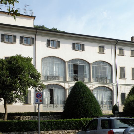 Villa Castelli