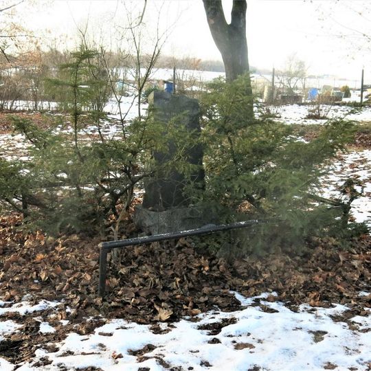 Pomník zaniklého židovského hřbitova v Lysé nad Labem