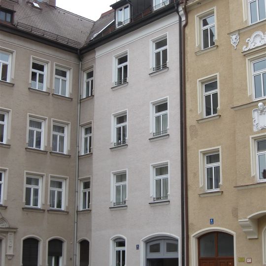 Mietshaus