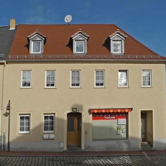 Wohnhaus in Ecklage Dresdner Straße 15