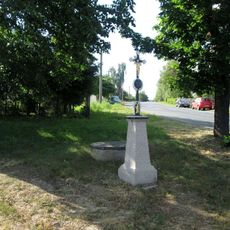 Kříž v Mířkově u křižovatky