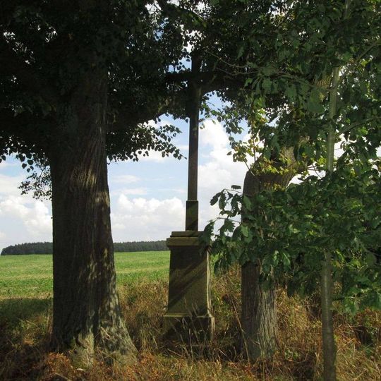 Kříž jihovýchodně od Zbiroha