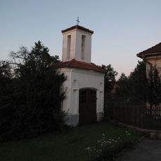 Kaple na návsi