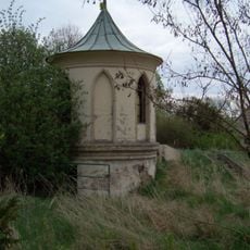 Altán-gloriet u zámku v Hořelicích