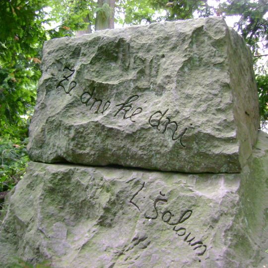 Podstavec s nápisem Ze dne ke dni