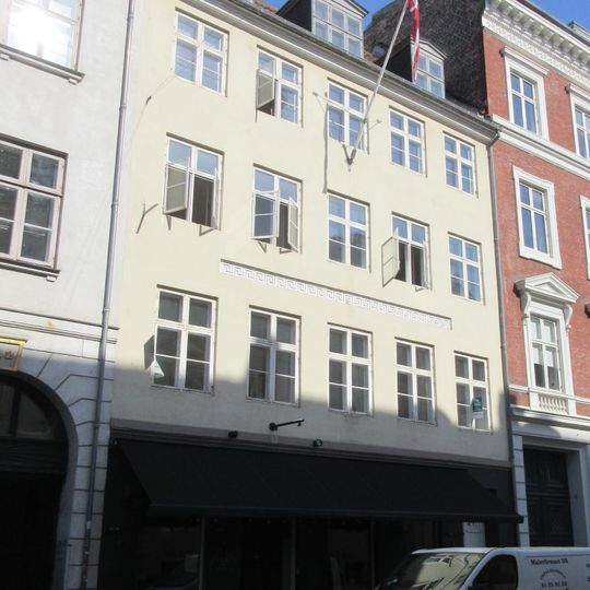 Dronningens Tværgade 10