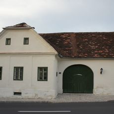 Szabohaus, Obere Hauptstraße 2, Jabing