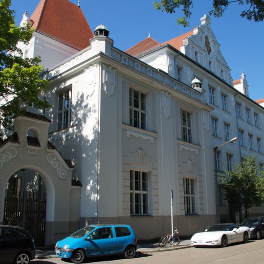 Ehemalige Augustenschule, jetzt Justizgebäude