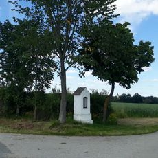Kaplička jižně od Bošilce