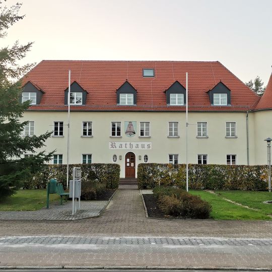 Karl-Liebknecht-Straße 18, Rathaus