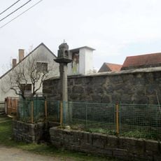 Boží muka ve Velenovech u křižovatky