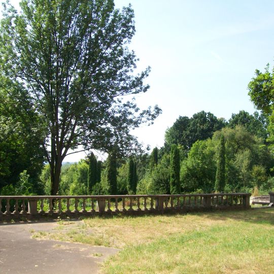 Kaštieľ a park, park
