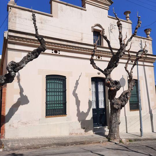 Cases del carrer de Josep Paris, 1 i 5