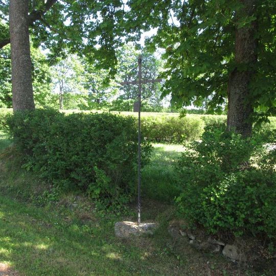 Kříž v Broumově u křižovatky