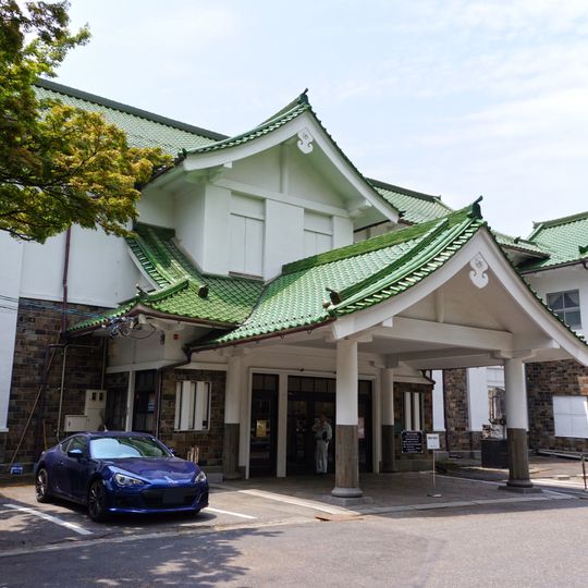 Suwa City Museum of Art