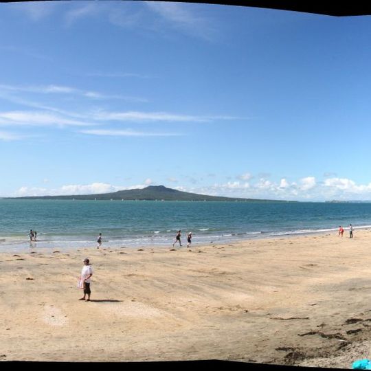Takapuna Beach