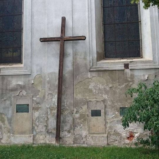 Kříž u Husova náměstí v Horšovském Týně