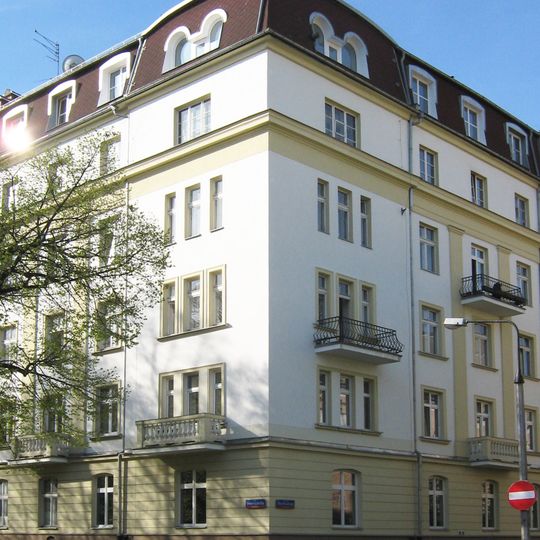 Dom przy ulicy Mochnackiego 17