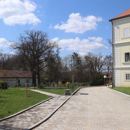 Zámecký park v Nových Syrovicích