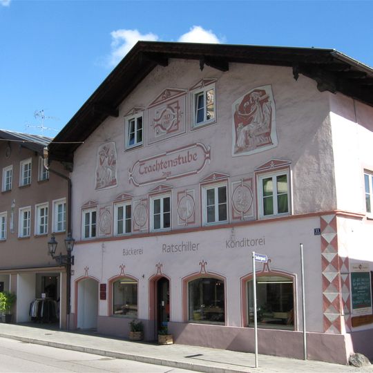 Wohn- und Geschäftshaus