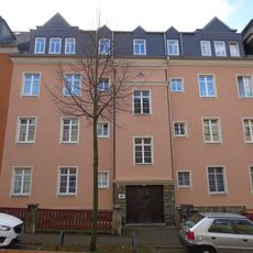 Mietshaus in geschlossener Bebauung mit Vorgarten und Einfriedung Helmholtzstraße 39