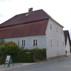 Wohnhaus eines ehemaligen Dreiseithofes