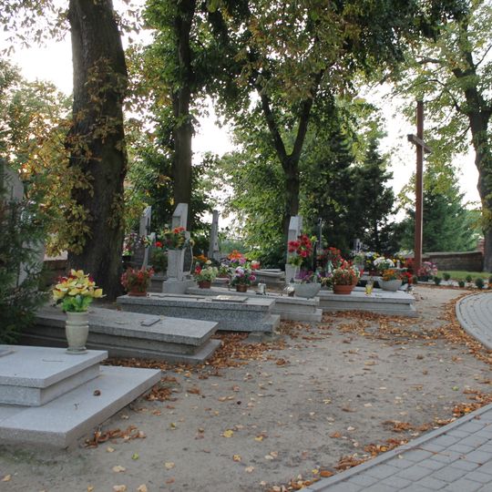 Cmentarz parafialny przykościelny w Kurkocinie