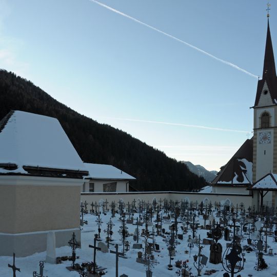 Parish church and cemetery of Sëlva