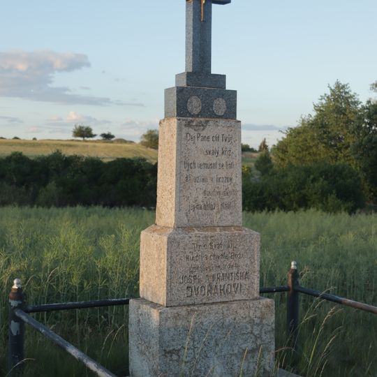 Kříž u rybníka Cedík