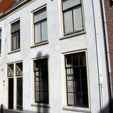 Huis met kroonlijst