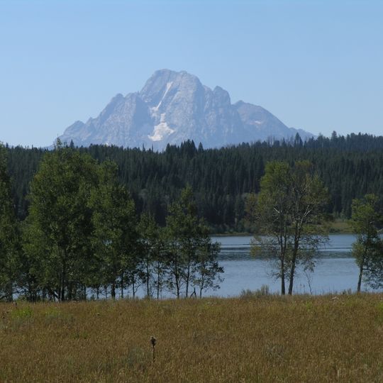 Two Ocean Lake Trail