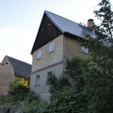 Wohnstallhaus mit Brunnen und Handschwengelpumpe Pietzschwitz 11